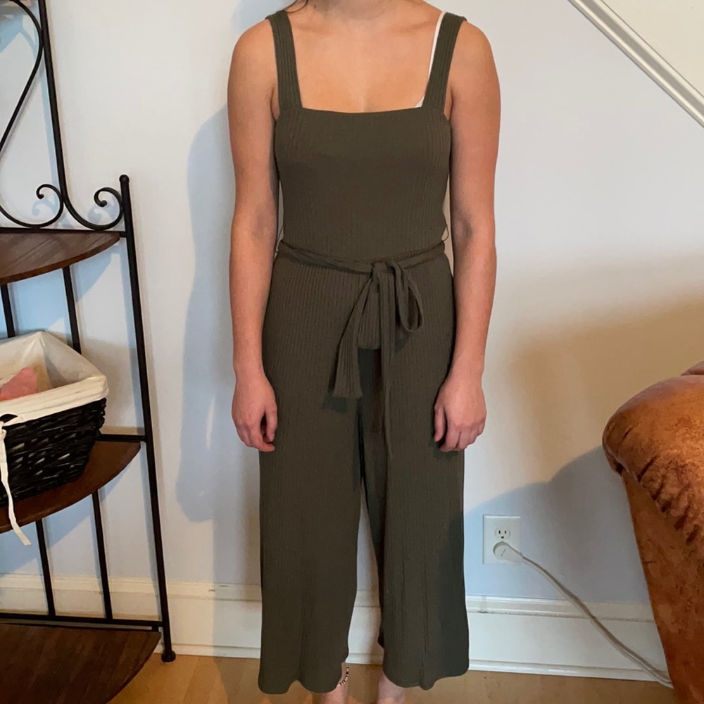 AEO jumper, perfect condition.